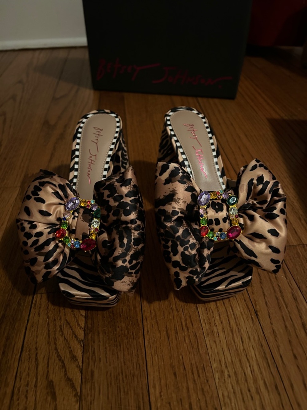 Betsey Johnson Leopard Print Bow Slides with Multicolor Gem Buckle - Picture 3 of 6